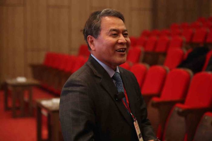 Eğitim İçin 1983 Yılında İstanbul’a Gelen Güney Koreli Profesör Müslüman Oldu