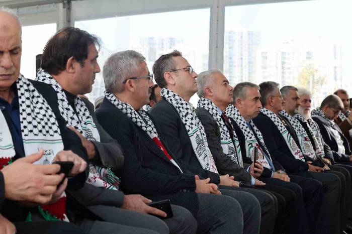 Başakşehir’de Gazze İçin İnsanlık Nöbeti Başlatıldı