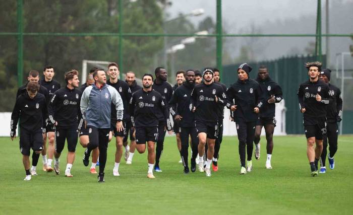 Beşiktaş, Kondisyon Ve Taktik Çalıştı