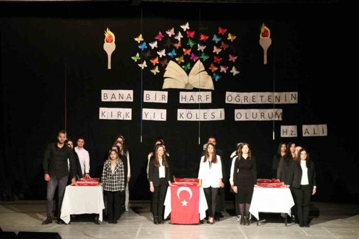 Ahlat’ta 24 Kasım Öğretmenler Günü Kutlandı