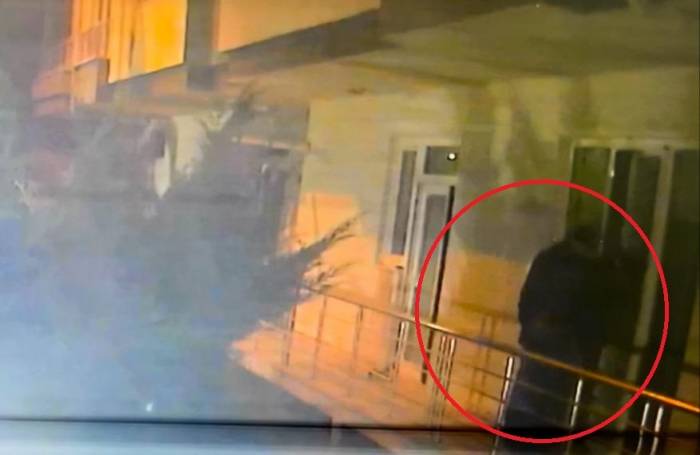 Mücevher Çalıp Otobüsle Kaçtılar...kart Ücretini De Vatandaşa Çektirdiler