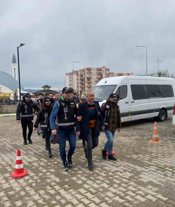 Tutuksuz Yargılanan Eski Gökçeada Belediye Başkanı Ünal Çetin’in Yargılanmasına Başlandı