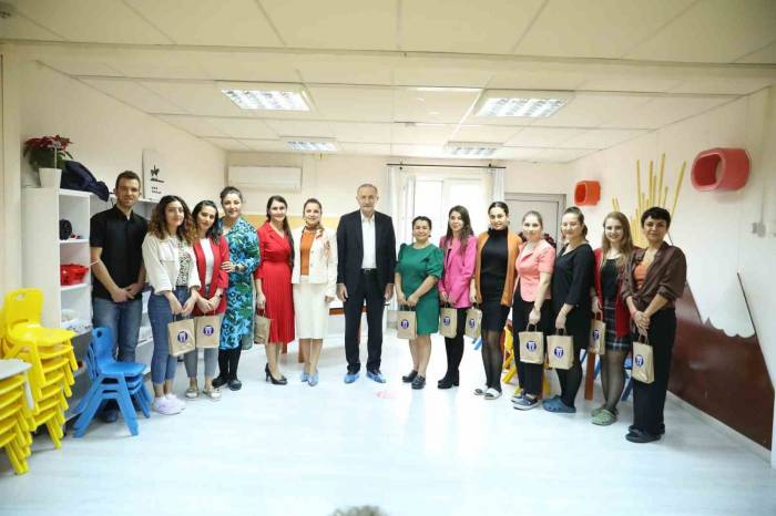 Başkan Atabay Öğretmenleri Unutmadı