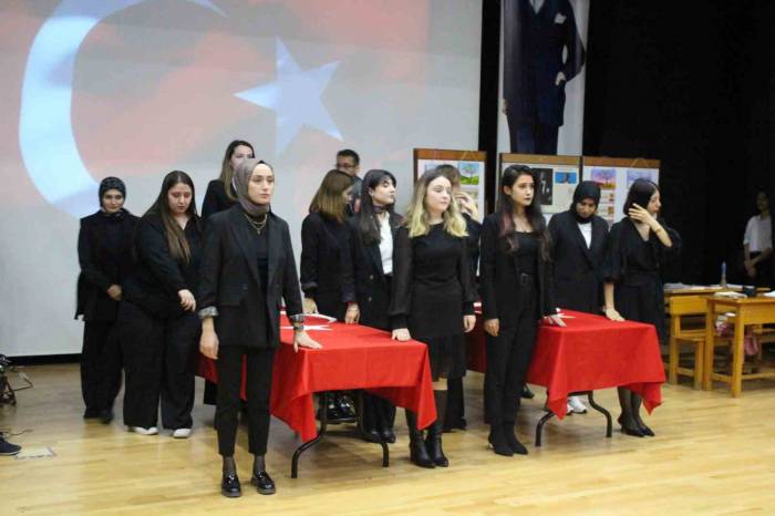 Yeni Öğretmenler Yemin Etti, Emeklilere Başarı Belgesi Verildi