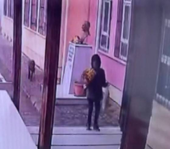 Minik Öğrenci Atatürk’ün Öğretmenler Günü’nü Böyle Kutladı