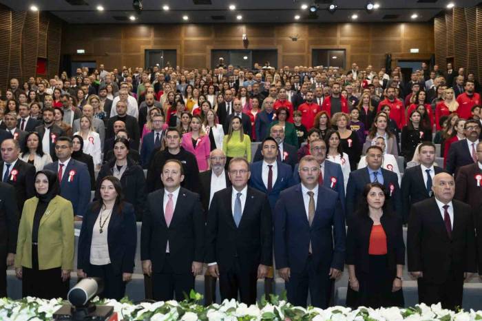 Başkan Seçer: "Öğretmenlerimizden Devraldığımız Bayrağı Çok Daha İyi Noktalara Taşıyacağız"