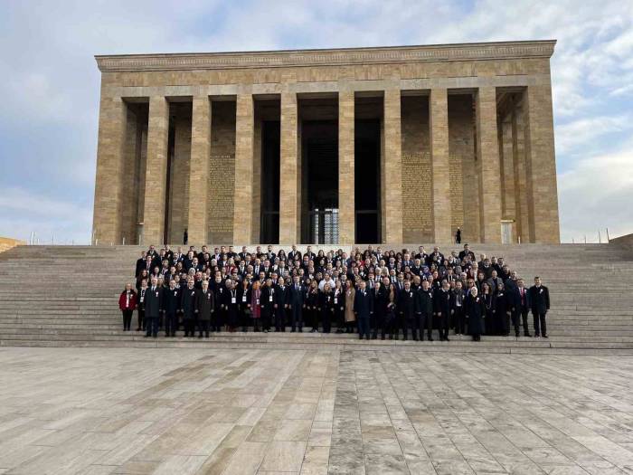Bakan Tekin 81 İlden Gelen Öğretmenlerle Anıtkabir’i Ziyaret Etti