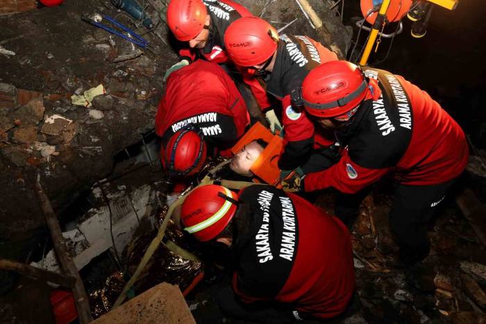 Arama Kurtarma Ekibinden Nefes Kesen Tatbikat