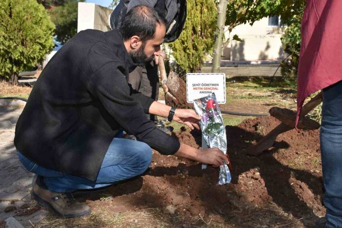 Siverek’te Şehit Öğretmenler Unutulmadı