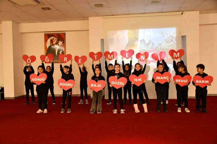 Tomarza’da 24 Kasım Öğretmenler Günü Kutlandı