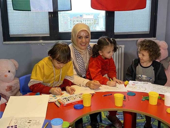 Bakan Göktaş, Filistin’den Gelen Vatandaşlarla Bir Araya Geldi