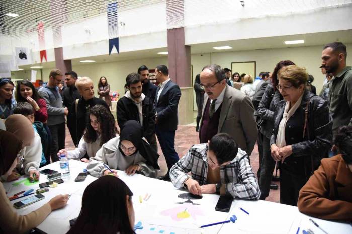 “Mesleğim Değerim, Mesleğimde Değerim” Temalı Öğretmenler Günü Etkinliği Düzenlendi