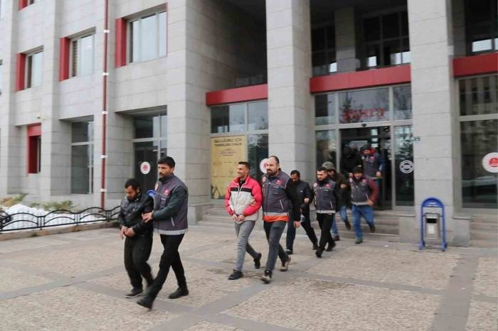 Aranan Şahıslara Yönelik Operasyon