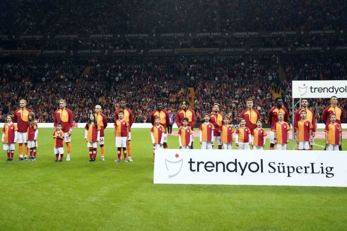 Galatasaray’da 4 Değişiklik