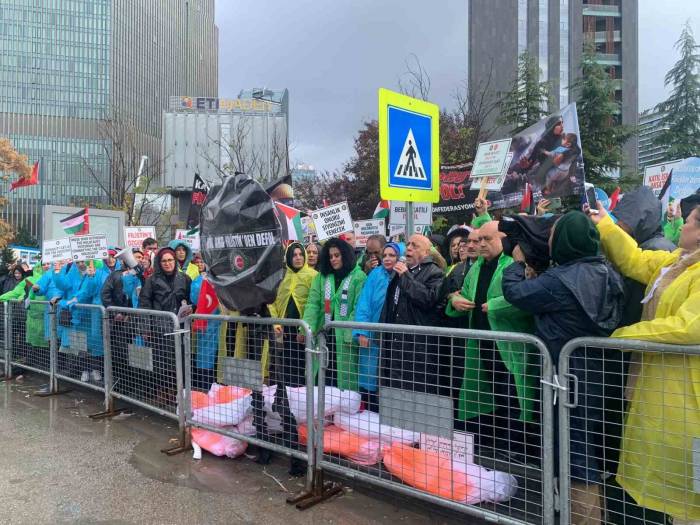 Hak-iş Filistinli Kadınlar İçin Abd Büyükelçiliğine Yürüdü