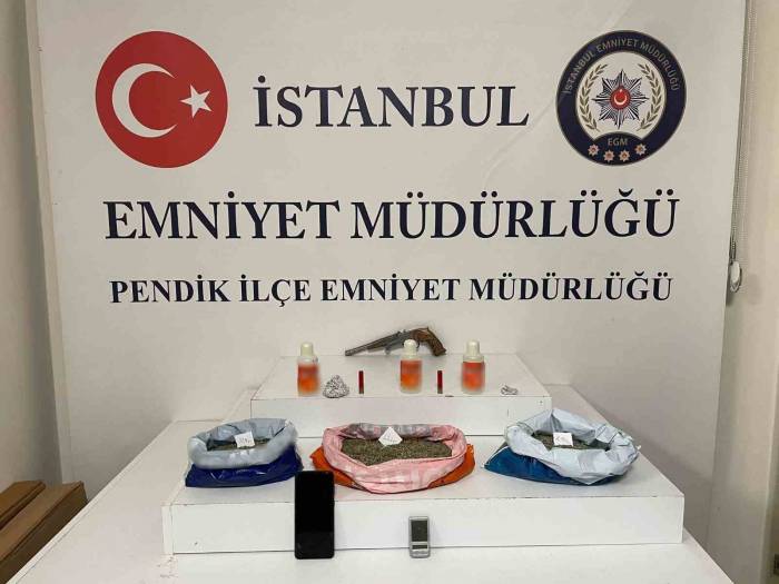 Pendik’te Uyuşturucu Satışı Yapılan Adrese Baskın: 1 Kişi Yakalandı