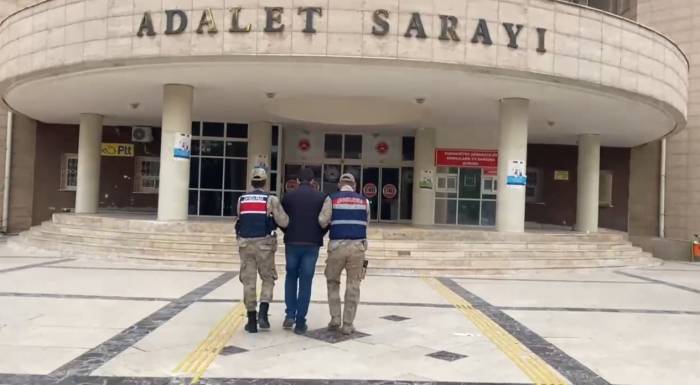 Şanlıurfa’da Aranan Dolandırıcı Sahte Kimlikle Yakalandı