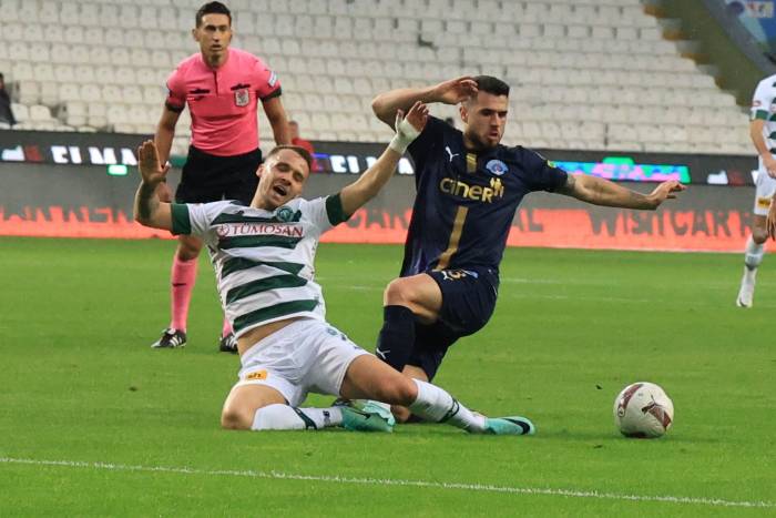 Trendyol Süper Lig Konyaspor: 0 Kasımpaşa: 0 (İlk Yarı)