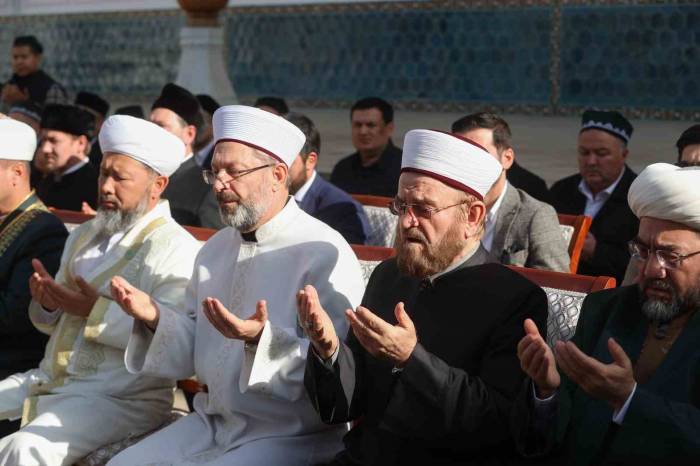 Diyanet İşleri Başkanı Erbaş, Buhara’da