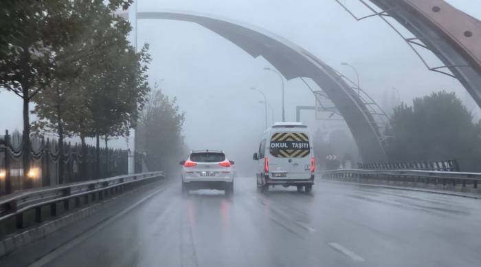 Gaziantep’te Sağanak Ve Yoğun Sis Etkili Oluyor