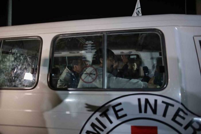 Hamas, 14 İsrailli Ve 3 Yabancı Uyruklu Esiri Serbest Bıraktı