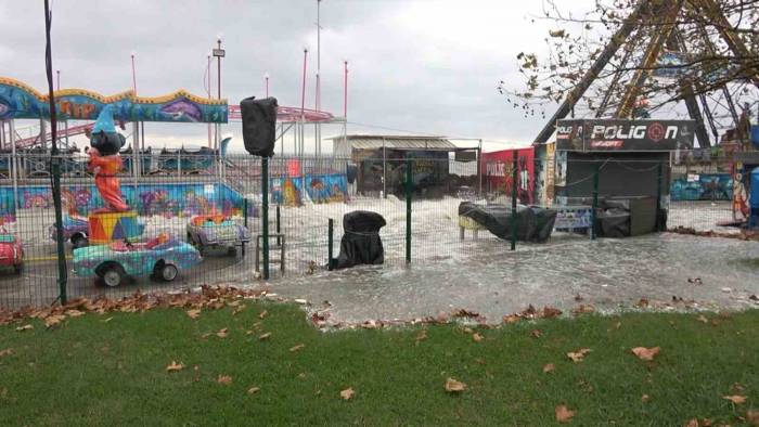 Yalova’da Fırtına, Lunaparkta 10 Milyon Liralık Hasar Oluşturdu
