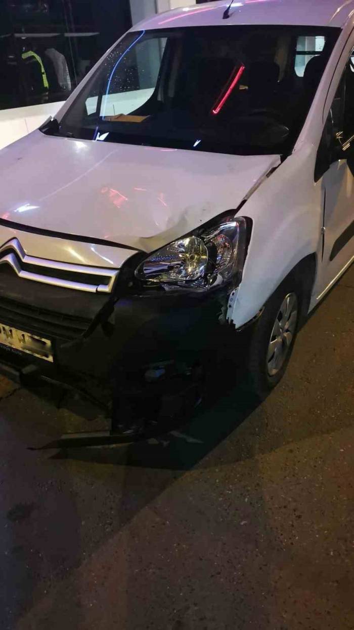 Ümraniye’de Polise Çarpıp Kaçan Sürücü Yakalandı