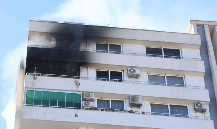 Lüks Apartmandaki Yangın Korkuttu