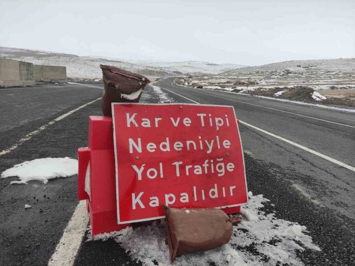 Ardahan-artvin Karayolu Ağır Tonajlı Araçların Geçişine Kapatıldı