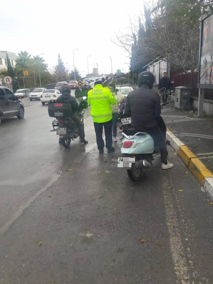 Balıkesir’de 524 Motosikletli Kontrol Edildi