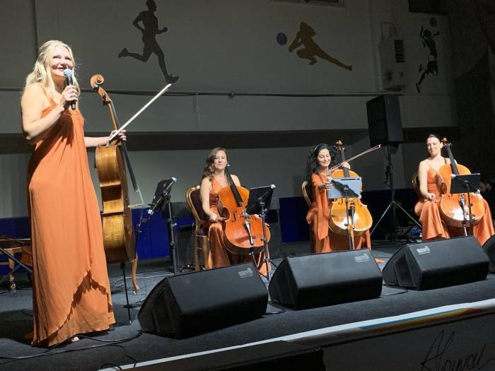 Gelibolu’da Cello Paradiso Grubu Performansıyla Büyüledi