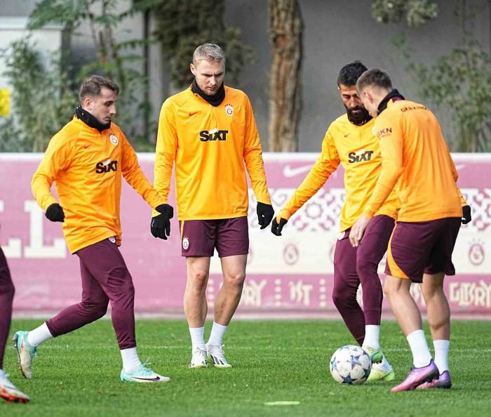 Galatasaray, Manchester United Maçı Hazırlıklarını Sürdürdü