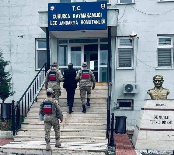 Hakkari’de Aranan 100 Şahıs Yakalandı