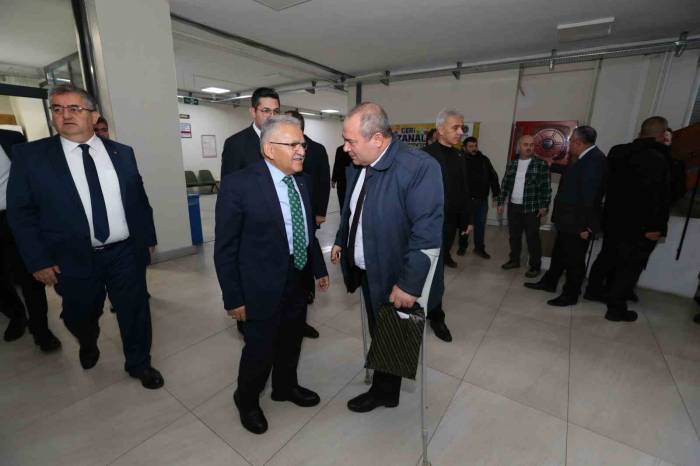 Başkan Büyükkılıç, Öğle Yemeğinde Belediye Personeli İle Buluştu