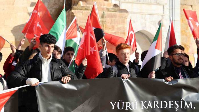 Liseliler Gazze İçin ’sosyal Medya Ve Edebiyat’ Gücünü Kullanacak