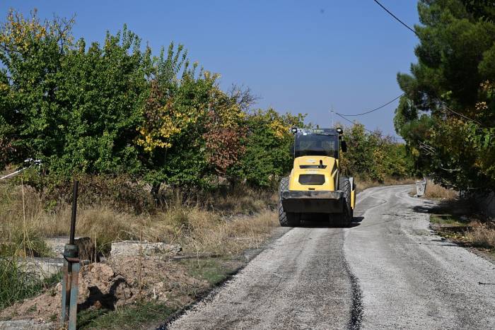 Yeşilyurt’ta Yollar Yenileniyor