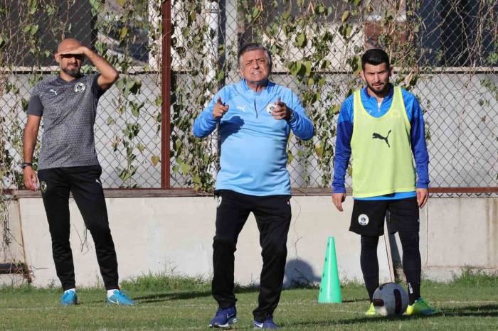 Yılmaz Vural’dan, Tff’ye Yabancı Teknik Direktör Eleştirisi