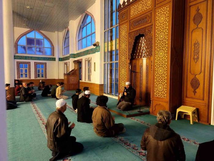 Menteşe’de Gençlere Sabah Namazı Programı Düzenlendi