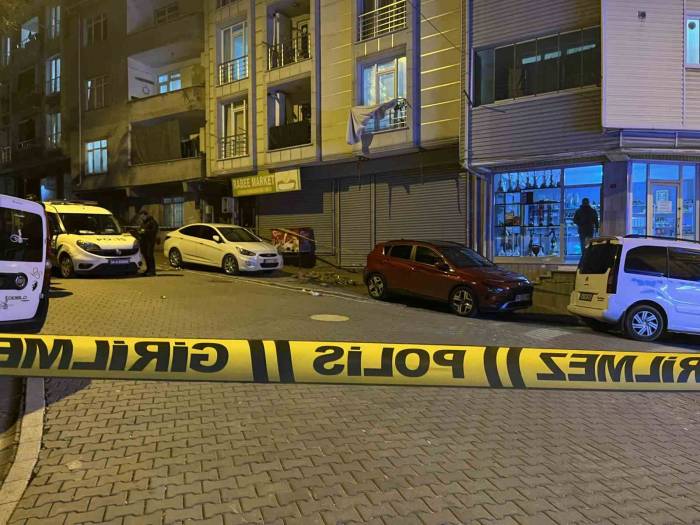 Esenyurt’ta Sokak Ortasında Silahla Vurulan Şahıs Hayatını Kaybetti