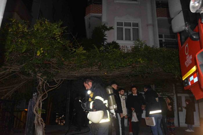 Elektrikli Şofben Öğrenci Pansiyonunda Yangına Neden Oldu