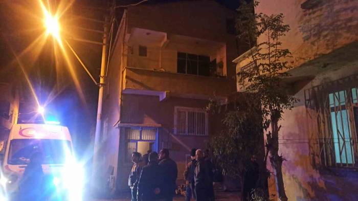 Elektrikli Battaniyeden Çıkan Yangında 2 Kişi Hastanelik Oldu