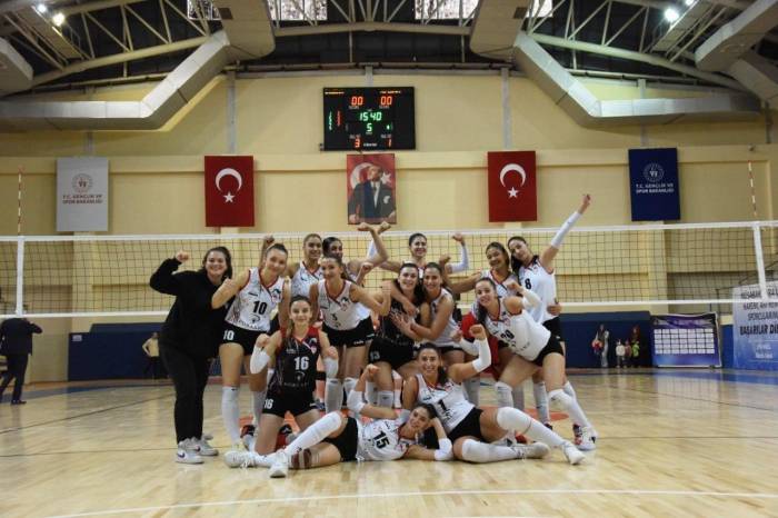 Başkan Vekili Subaşı: "Şampiyonluk Yolunda Her Zaman Sizinleyiz Kızlar"