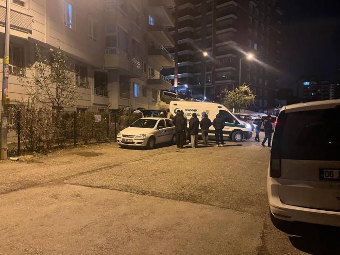 Ankara’da Bir Kadın Tartıştığı Erkek Arkadaşını Öldürdü
