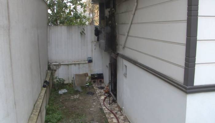 Beylikdüzü’nde Ev Yangını: 3 Kişi Mahsur Kaldı