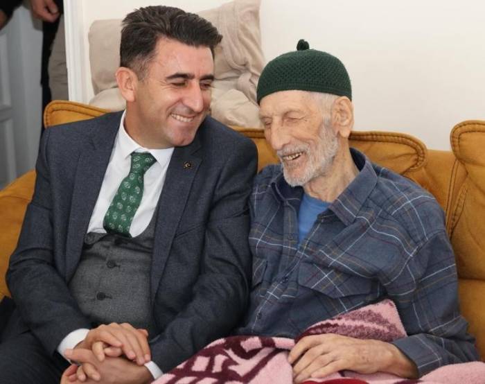 Şehit Ailesinin Acısını Paylaştı