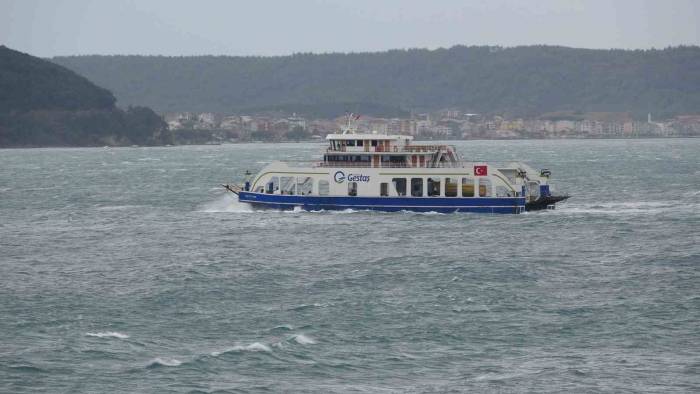 Çanakkale Boğazı Çift Yönlü Olarak Trafiğe Kapatıldı