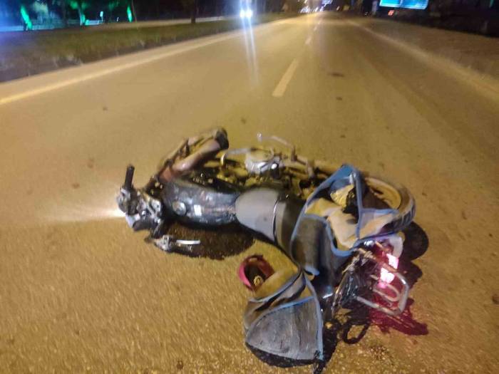 Biga’daki Kazada Motosiklet Sürücüsü Yaralandı