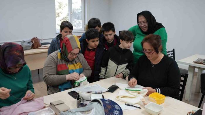 Öğrenciler Kurs Eğitimlerini Yerinde Gördü