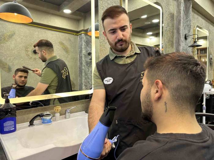 "Saç Sağlığı İçin Bere Kullanımına Dikkat Edilmeli"