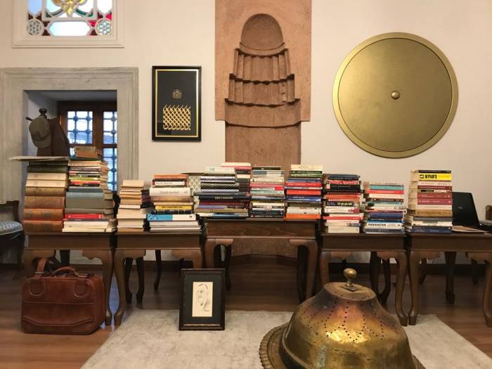 Eyüpsultan Belediyesi Yüzyıllık Eserleri Müzayedede Kitapseverlerle Buluşturdu